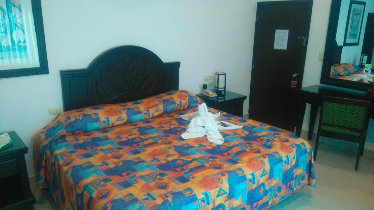 Hotel Del Sol Cancún Extérieur photo