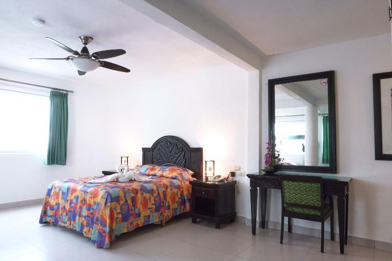 Hotel Del Sol Cancún Extérieur photo